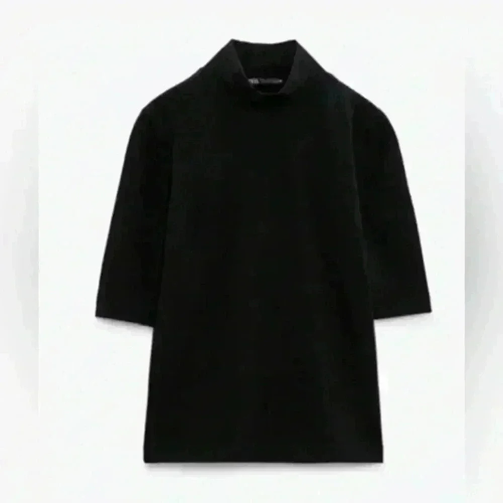 ❤️Zara NWOT Black mockneck T-shirt size medium